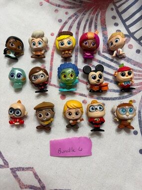 Disney doorables Mixed Character Kids Figure Bundle - Multicolor